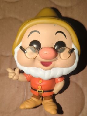 Funko Pop! Disney vaulted Doc #346 - Snow White and the Seven Dwarfs